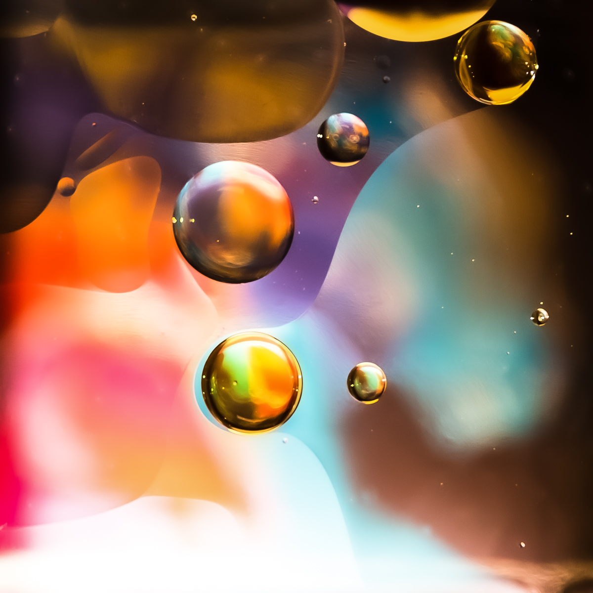 Burbujas aceite y agua