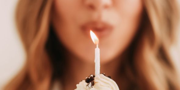 Cómo hacer un álbum de cumpleaños con fotos