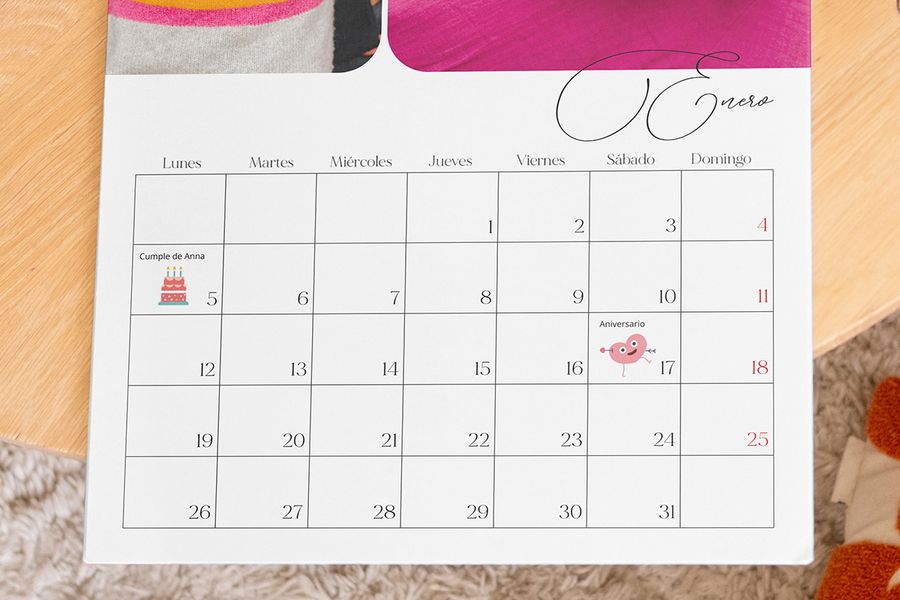 Un calendario Hofmann personalizado que muestra fechas personales clave, como un aniversario y un cumpleaños.