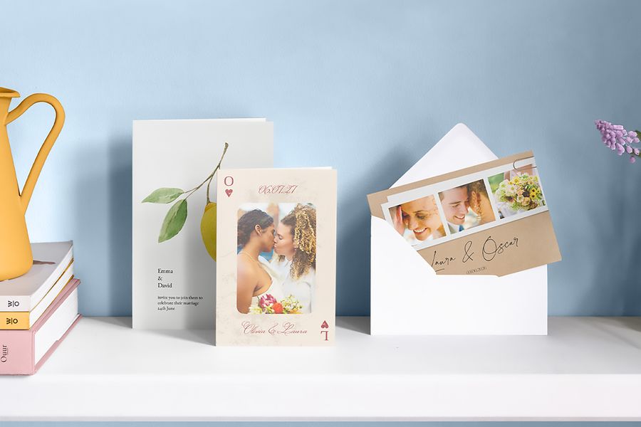 Una selección de diferentes tarjetas de boda de Hofmann en varios estilos de diseño, que ilustra cómo elegir papelería de boda personalizada inspirada en las tendencias bodas 2026.