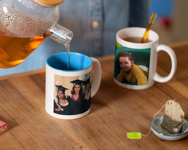 Las tazas con fotos son un regalo para profesores que usarán siempre