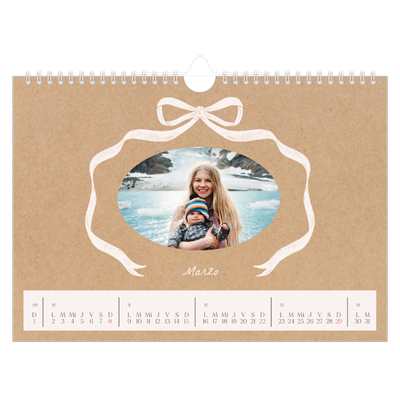 Calendario A4 horizontal — Papel kraft y lazo [Marzo]