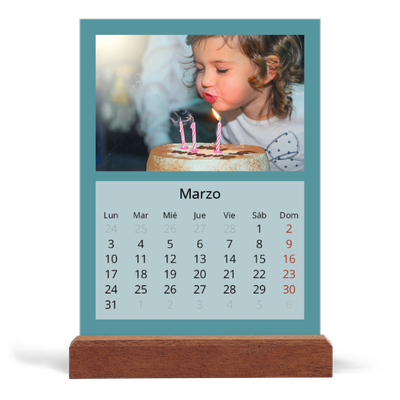 Calendario de mesa con base de madera - vertical  — Colorea mi mundo [Marzo]