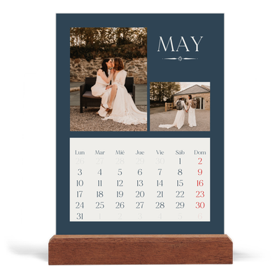 Calendario de mesa con base de madera - vertical  — Pizarra y caligrafía [portada]