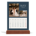 Calendario de mesa con base de madera - vertical  — Pizarra y caligrafía [portada]