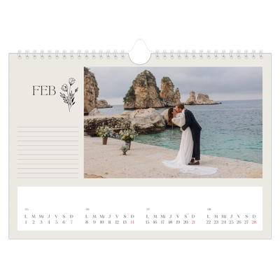 Calendario A4 horizontal — Iniciales en flor [Febrero]