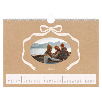Calendario A4 horizontal — Papel kraft y lazo [Abril]