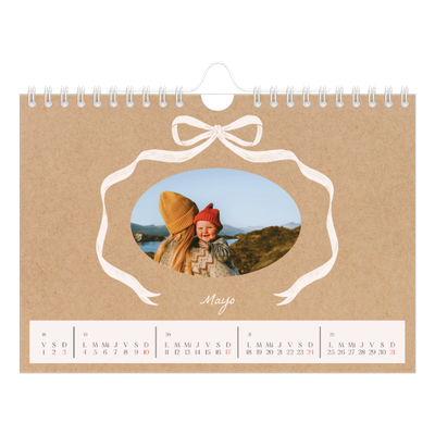 Calendario personalizado A5 — Papel kraft y lazo [portada]