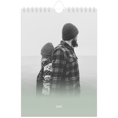Calendario personalizado A5 — Verde bruma [portada]