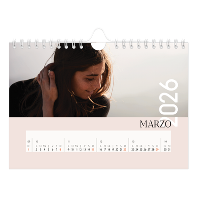 Calendario personalizado A5 — Texto superpuesto [Marzo]
