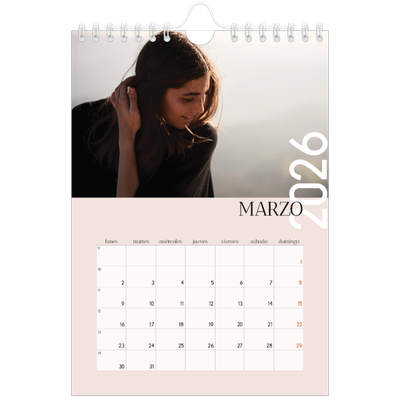 Calendario personalizado A5 — Texto superpuesto [Marzo]