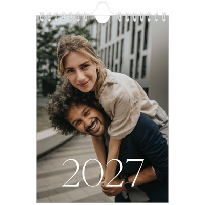 Calendario personalizado A5 — Más grandioso que la vida [portada]