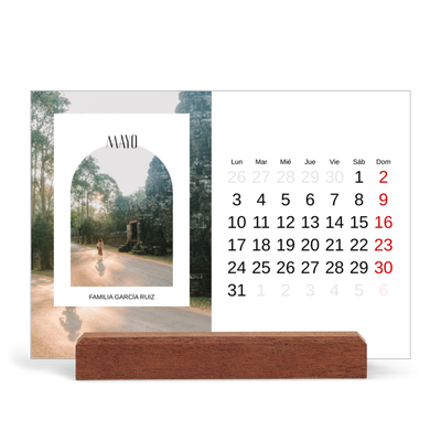 Calendario de mesa con base de madera - apaisado  — El arco abierto [portada]