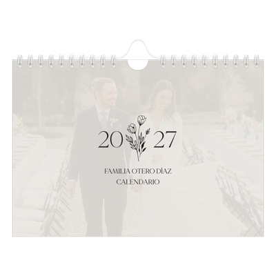 Calendario personalizado A5 — Iniciales en flor [portada]