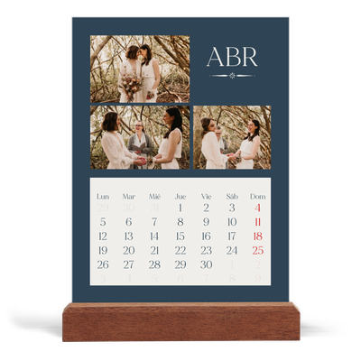 Calendario de mesa con base de madera - vertical  — Pizarra y caligrafía [Abril]