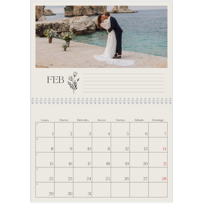 Calendario personalizado doble A4 — Iniciales en flor [Febrero]