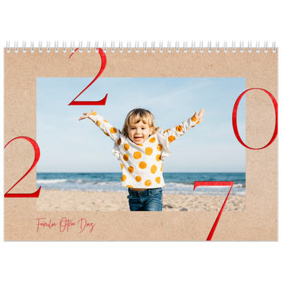Calendario personalizado doble A4 — Toques de rojo [portada]