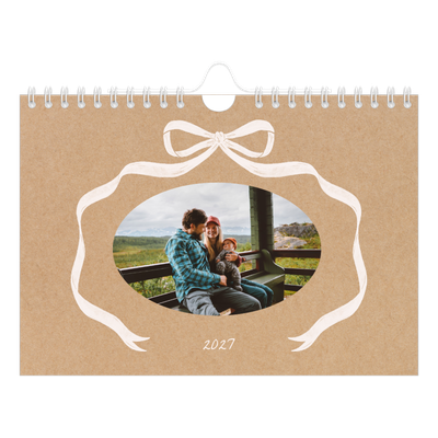 Calendario personalizado A5 — Papel kraft y lazo [portada]