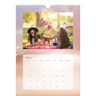 Calendario personalizado A4 — Paisaje de nubes [Febrero]