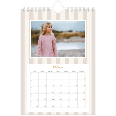 Calendario personalizado A5 — Letras y rayas [Febrero]