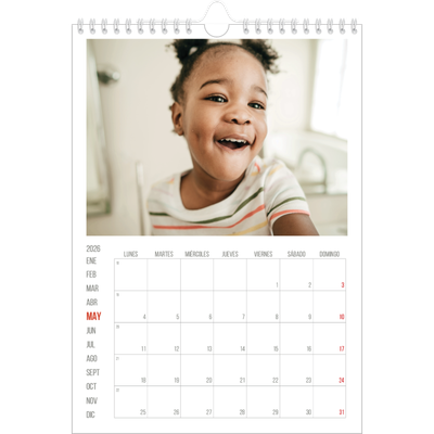Calendario personalizado A4 — Reflejos rojos [portada]