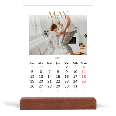 Calendario de mesa con base de madera - vertical  — Texto dorado grande [portada]