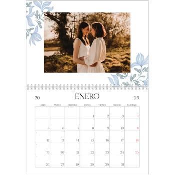 Calendario personalizado A4 doble — Romance en blanco y azul