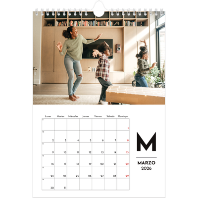 Calendario personalizado A4 — Letra destacada [Marzo]