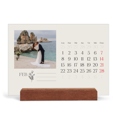 Calendario de mesa con base de madera - apaisado  — Iniciales en flor [Febrero]