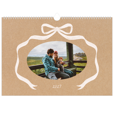 Calendario A3 horizontal — Papel kraft y lazo [portada]