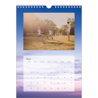 Calendario personalizado A4 — Paisaje de nubes [portada]