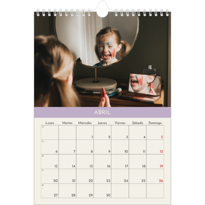 Calendario personalizado A4 — Capítulos pastel [Abril]