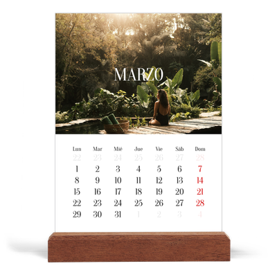 Calendario de mesa con base de madera - vertical  — Escapada infinita [Marzo]