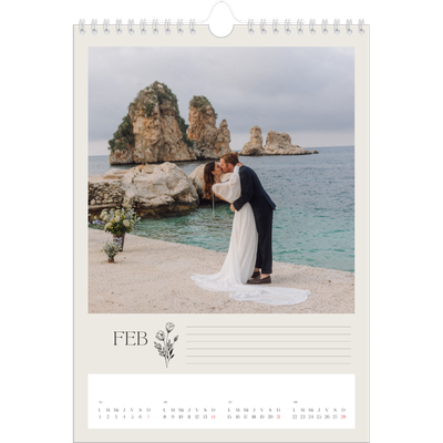 Calendario personalizado A4 — Iniciales en flor [Febrero]