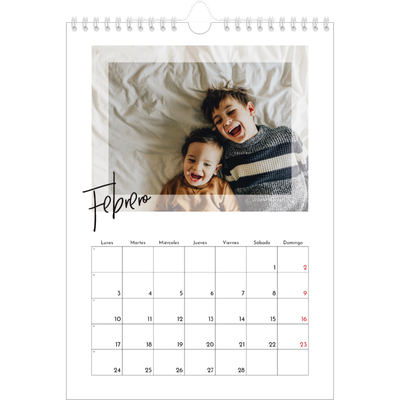 Calendario personalizado A4 — Marco transparente [Febrero]
