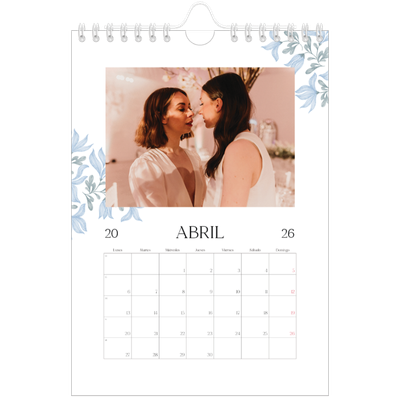 Calendario personalizado A5 — Romance en blanco y azul [Abril]