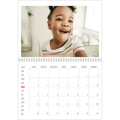 Calendario personalizado doble A4 — Reflejos rojos [portada]