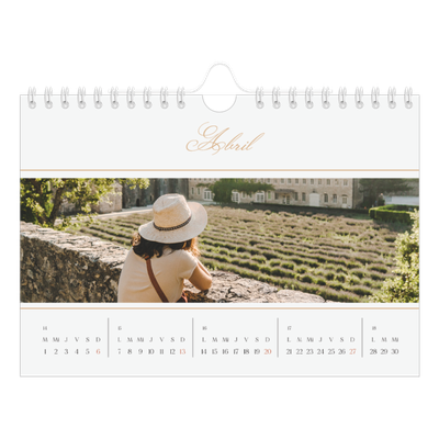 Calendario personalizado A5 — Banner de texto dorado [Abril]