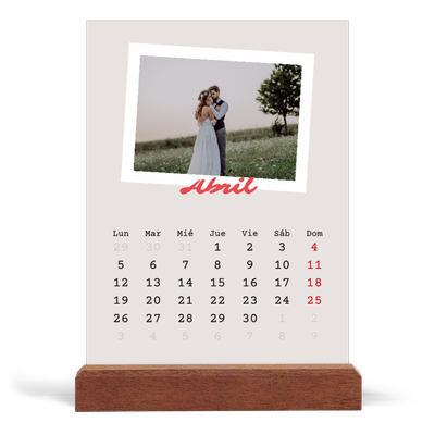 Calendario de mesa con base de madera - vertical  — Firmado en carmín [Abril]