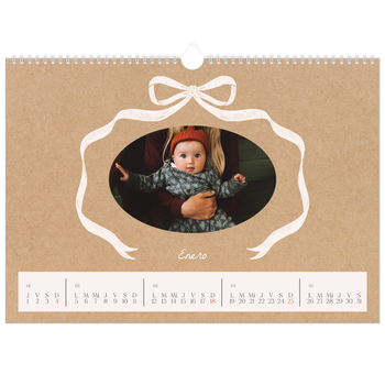Calendario personalizado A3 horizontal  — Papel kraft y lazo