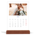 Calendario de mesa con base de madera - vertical  — Clásico cobalto [Abril]