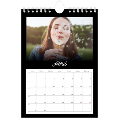 Calendario personalizado A5 — Negro minimalista [Abril]