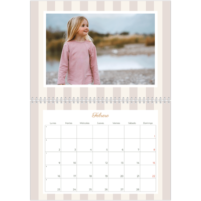 Calendario personalizado doble A4 — Letras y rayas [Febrero]