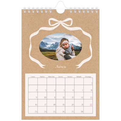 Calendario personalizado A5 — Papel kraft y lazo [Febrero]
