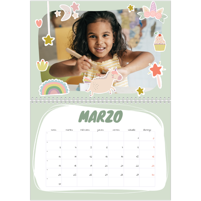 Calendario personalizado doble A4 — Unicornio arcoíris [Marzo]
