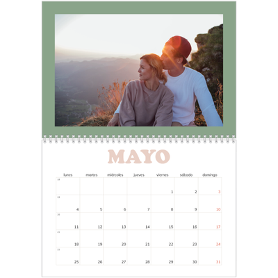 Calendario personalizado doble A4 — Marcos retro [portada]