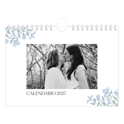 Calendario personalizado A5 — Romance en blanco y azul [portada]