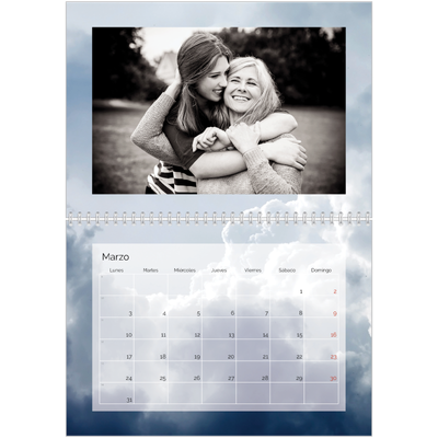 Calendario personalizado doble A4 — Paisaje de nubes [Marzo]