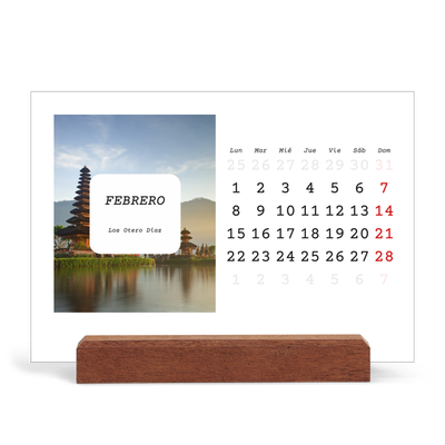 Calendario de mesa con base de madera - apaisado  — La historia completa [Febrero]