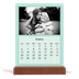 Calendario de mesa con base de madera - vertical  — Neo Scandi [Enero]
